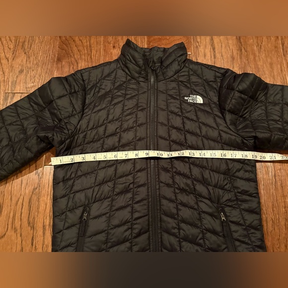 North face thermoball boys large (14/16) black jacket - Picture 11 of 12